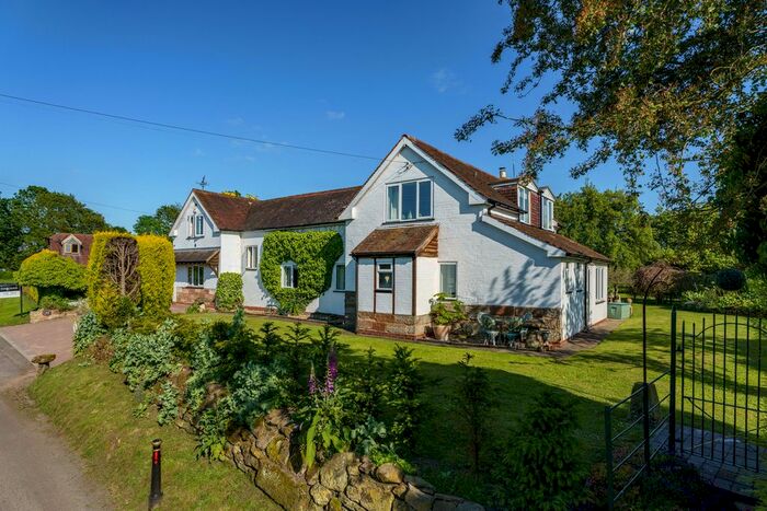 5 Bedroom Cottage For Sale In Hadley, Ombersley, Worcestershire, WR9