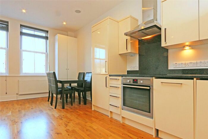 2 Bedroom Flat To Rent In Station Parade, Balham High Road, London, SW12