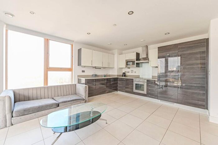 2 Bedroom Flat To Rent In Streamlight Tower, Canary Wharf, London, E14