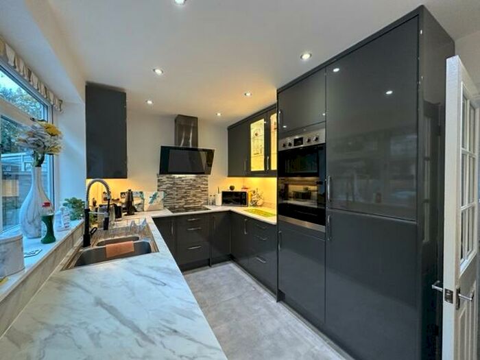 2 Bedroom House To Rent In Gibbons Crescent, Stourport-On-Severn, DY13