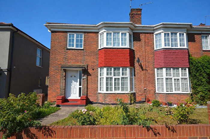 4 Bedroom Semi-Detached House To Rent In Vivian Avenue, Wembley, HA9