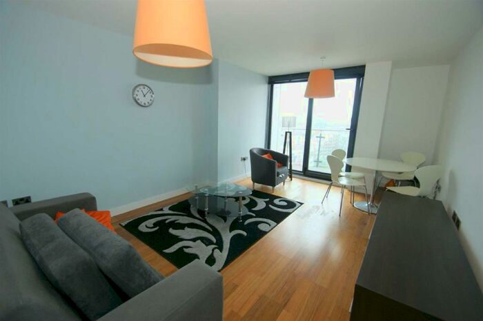 2 Bedroom Flat To Rent In Skyline, St Peters Square, Leeds, LS9