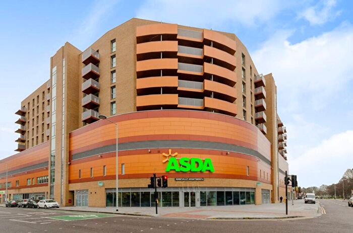 2 Bedroom Flat To Rent In London Road, Barking, IG11