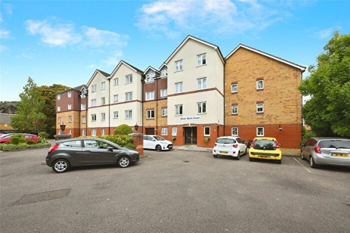 2 Bedroom Flat For Sale In Silver Birch Court, Cheshunt, EN8