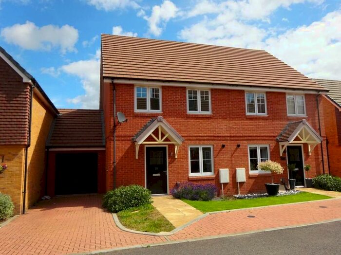 3 Bedroom Semi-Detached House To Rent In Templars Drive, Rochester, ME2