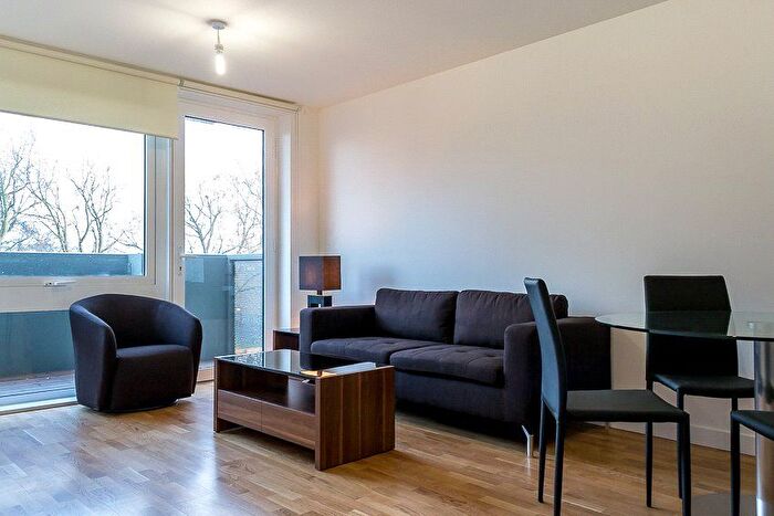 2 Bedroom Flat To Rent In Killick Way, London, E1