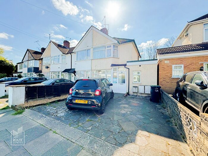 3 Bedroom Terraced House To Rent In Curzon Avenue, Enfield, EN3