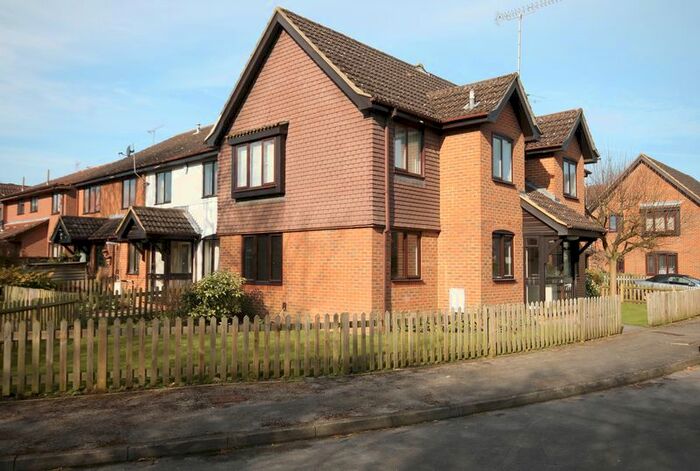 Studio To Rent In Elmer Mews, Fetcham, Leatherhead KT22