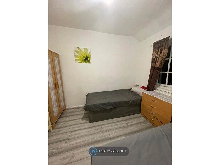 4 Bedroom Semi-Detached House To Rent In Bedwell Road, London, N17
