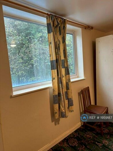 1 Bedroom Flat To Rent In High Street, Chatham, ME4