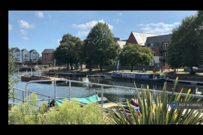 2 Bedroom Flat To Rent In John Rennie Road, Chichester, PO19