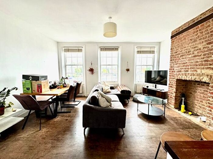 2 Bedroom Flat To Rent In Kentish Town Road, London, NW5