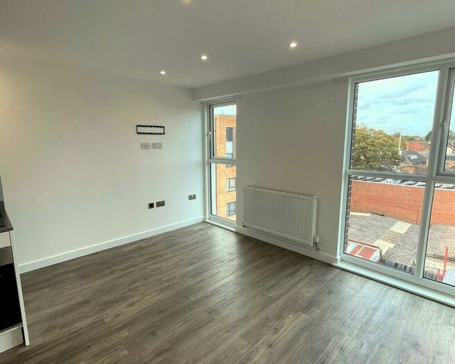 2 Bedroom Apartment To Rent In - Dudley Street, Luton, Bedfordshire, LU2