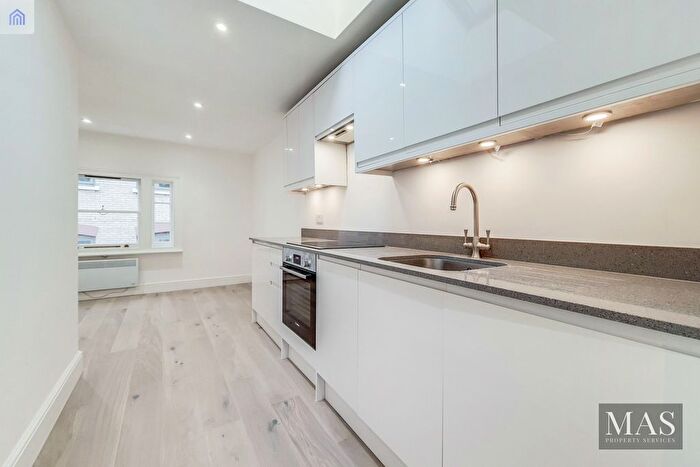 1 Bedroom Flat To Rent In Floral Street, Covent Garden, London, WC2E