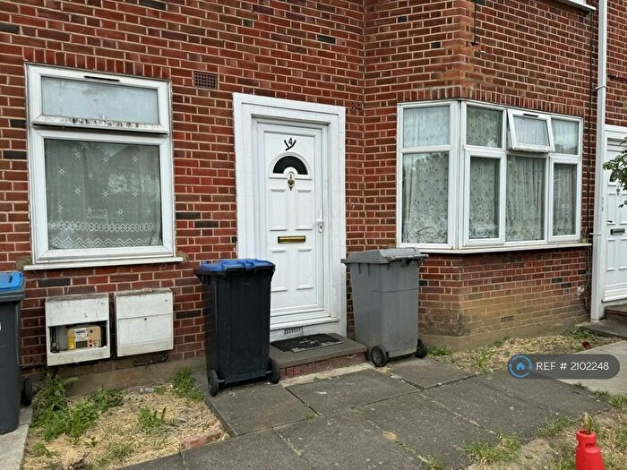 2 Bedroom Flat To Rent In Jesmond Avenue, Wembley, HA9