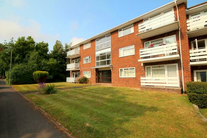 2 Bedroom Apartment To Rent In Spencer Road, New Milton, BH25
