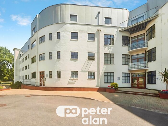 1 Bedroom Apartment To Rent In Headlands, Hayes Road, CF64