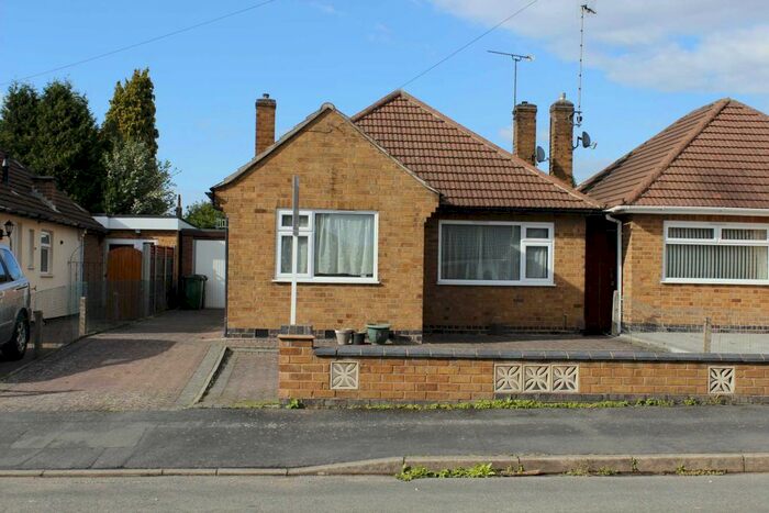 2 Bedroom Detached Bungalow To Rent In Southdown Drive, Leicester, LE4