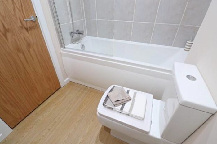 1 Bedroom Flat To Rent In Pellon Lane, Halifax, HX1