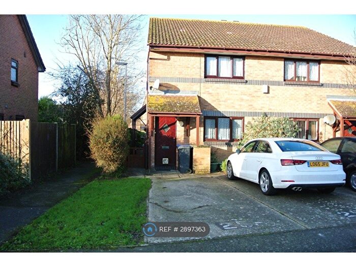 1 Bedroom Flat To Rent In Carisbrooke Drive, Worthing, BN13