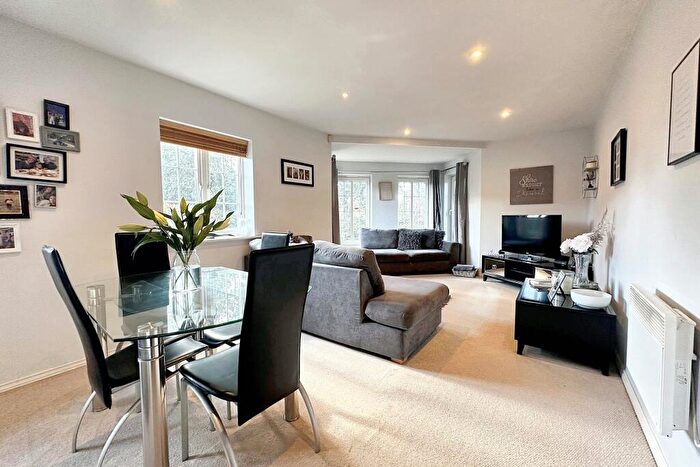 2 Bedroom Flat For Sale In Verwood, BH31