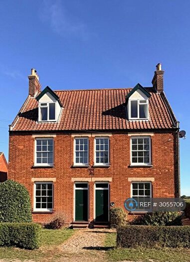 4 Bedroom Semi Detached House To Rent In Southwold Road, Beccles, NR34