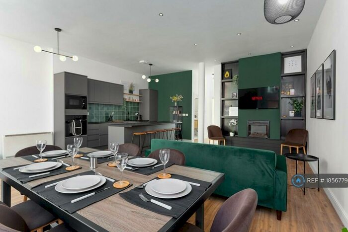 2 Bedroom Flat To Rent In Tobacco Wharf, Liverpool, L5