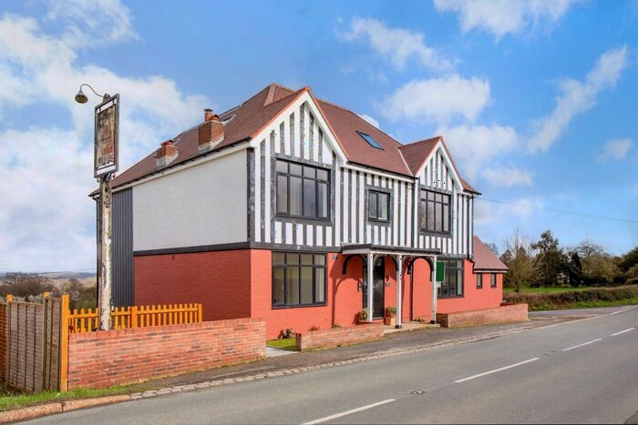 2 Bedroom Flat To Rent In Balaclava Lane, Wadhurst, TN5