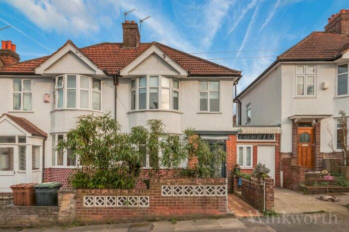 4 Bedroom Semi-Detached House To Rent In Salehurst Road, London, SE4