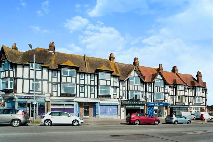 3 Bedroom Flat To Rent In Collington Avenue, Bexhill-On-Sea, TN39