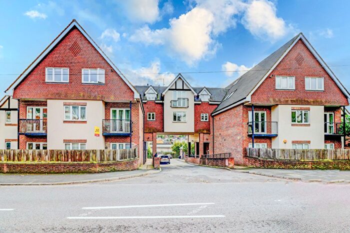 1 Bedroom Flat For Sale In West Wycombe Road, High Wycombe, Buckinghamshire, HP12