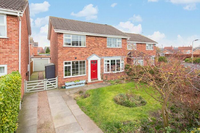 4 Bedroom Detached House For Sale In Ingleton Drive, Easingwold, York, North Yorkshire, YO61