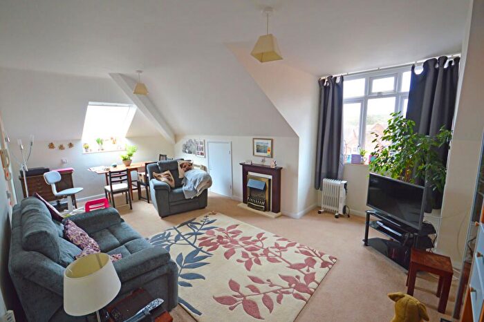 1 Bedroom Flat For Sale In Headley Road, Grayshott, Hindhead, GU26