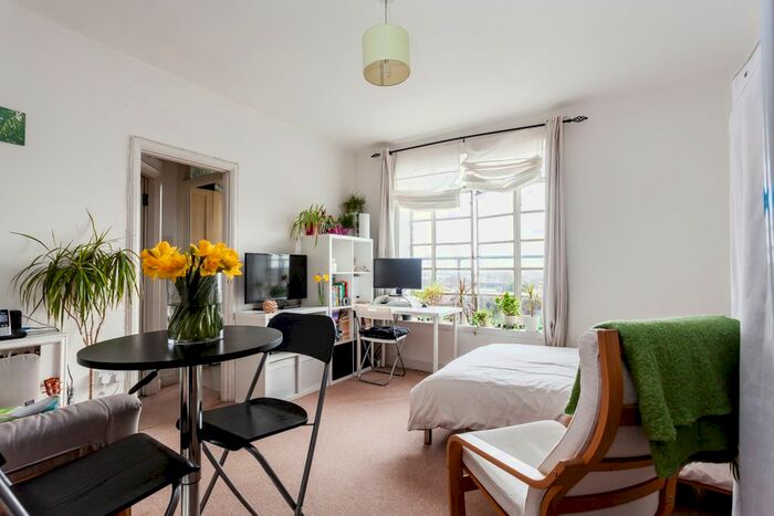 Studio To Rent In Hamlet Gardens, London, W6