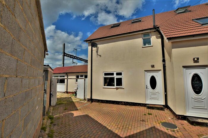 3 Bedroom Semi-Detached House To Rent In Salt Hill Way, Slough, SL1