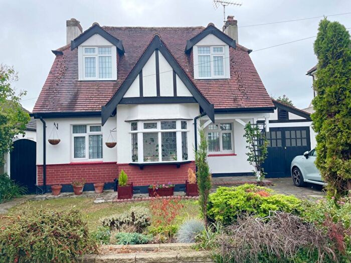 3 Bedroom Detached House For Sale In Marine Estate, Leigh-on-sea, Southend-on-sea, SS9