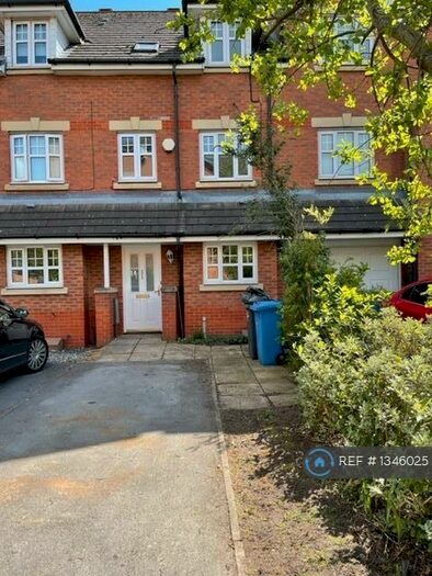 3 Bedroom Semi-Detached House To Rent In Fog Lane, Manchester, M19