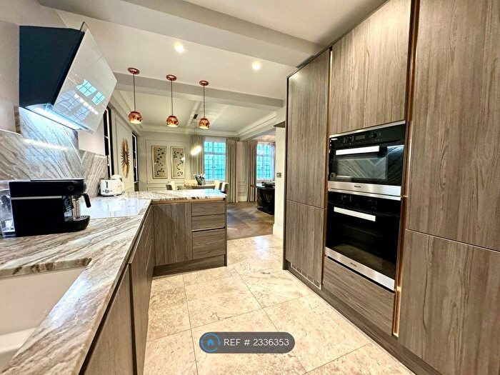 4 Bedroom Flat To Rent In Chiltern Court, London, NW1