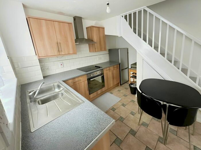 1 Bedroom Flat To Rent In Hathaway Close, Ruislip, HA4