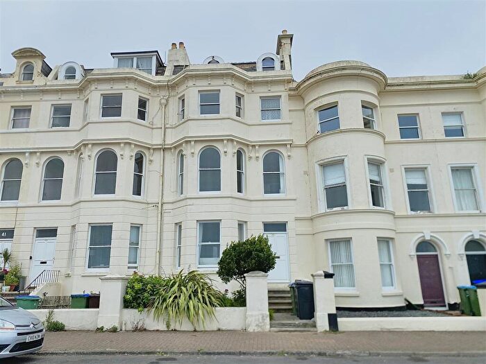 1 Bedroom Apartment To Rent In South Terrace, Littlehampton, BN17