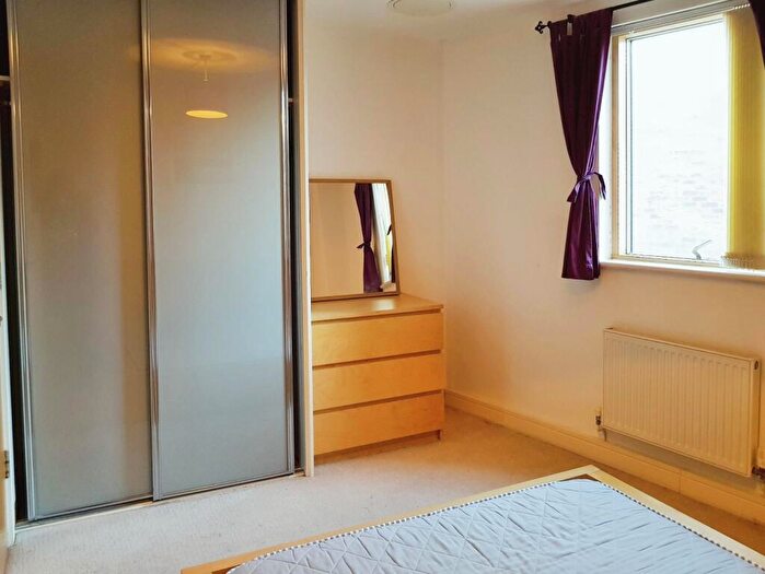1 Bedroom Flat To Rent In Bowman Lane, Leeds, West Yorkshire, LS10