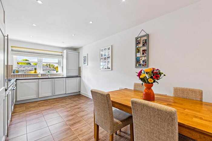 2 Bedroom Apartment For Sale In St Helens Gardens, Langside, Glasgow, G41