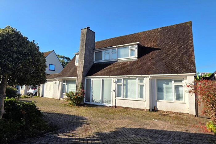 4 Bedroom Detached House For Sale In Radclyffe Road, Wallington, PO16