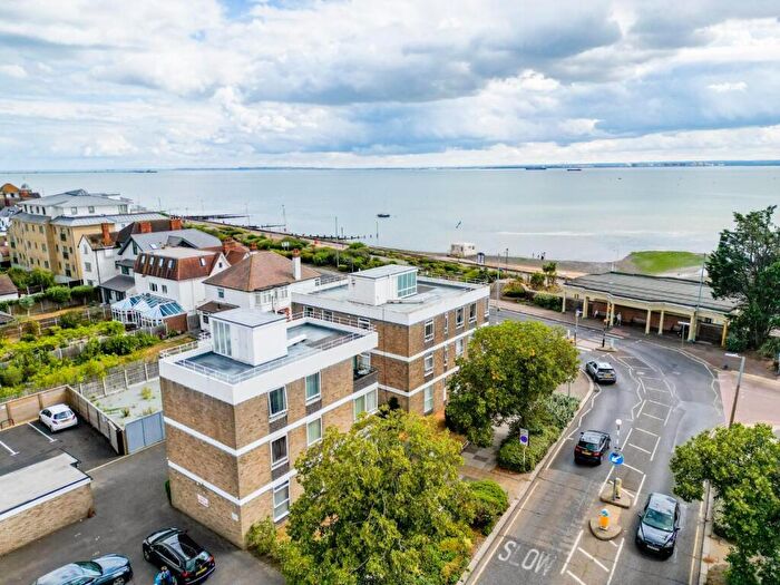 2 Bedroom Flat For Sale In Chalkwell Avenue, Westcliff-On-Sea, SS0