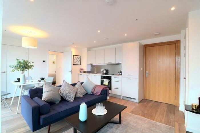 1 Bedroom Apartment To Rent In Berkshire House, Queen Street, Maidenhead, Berkshire, SL6