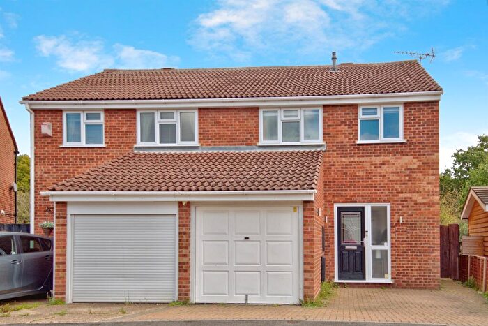 3 Bedroom Semi Detached House For Sale In Cairns Road, Colchester, CO2