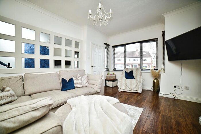 3 Bedroom Terraced House For Sale In The Paddock, Hull, HU4
