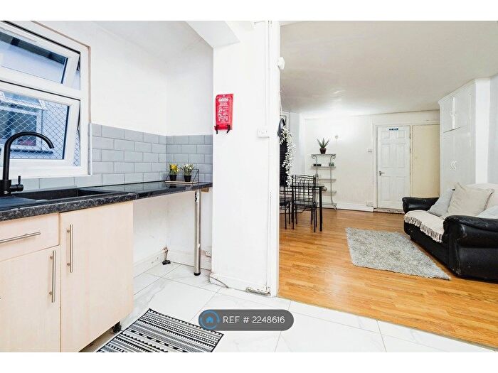 2 Bedroom Flat To Rent In Harold Road, London, E13