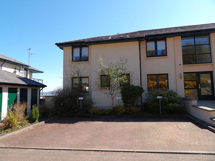 2 Bedroom Flat For Sale In Gerhallow, Dunoon, PA23