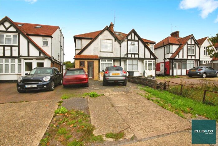 3 Bedroom Semi-Detached House For Sale In Great North Way, Hendon, NW4